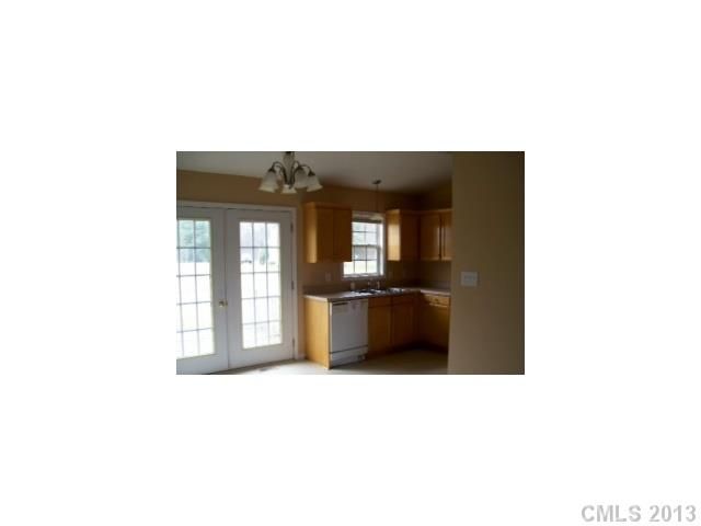 1561 Clear Creek Ln, Newton, NC 28658