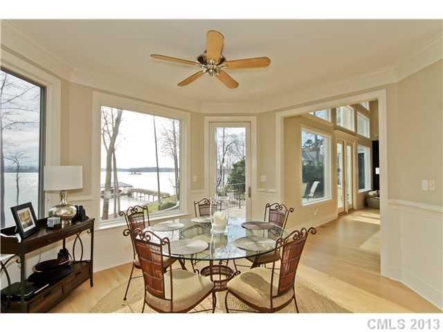 143 Hunters Pointe Ln, Mooresville, NC 28117