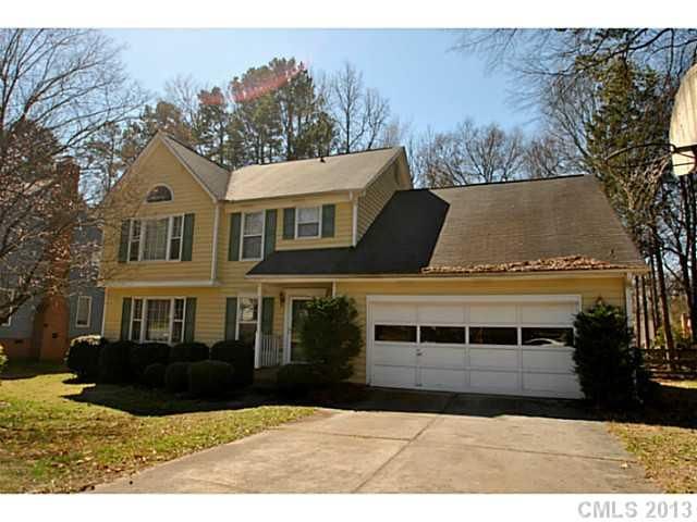 2307 Heathershire Ln, Matthews, NC 28105