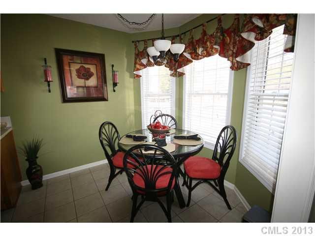 126 Hunters Pointe Dr, Dallas, NC 28034