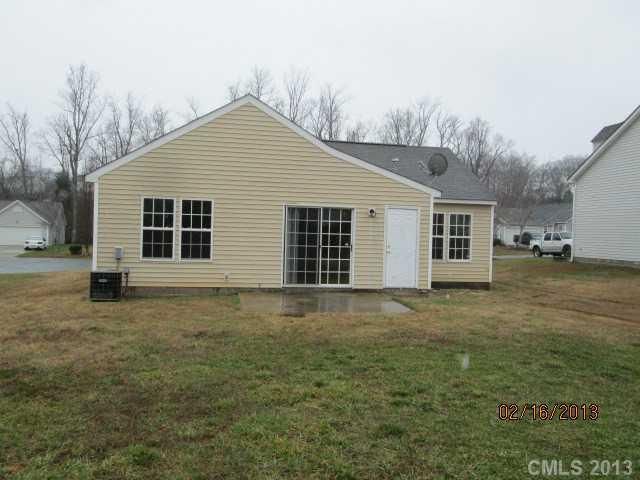 8739 Purple Thistle Ln, Charlotte, NC 28215