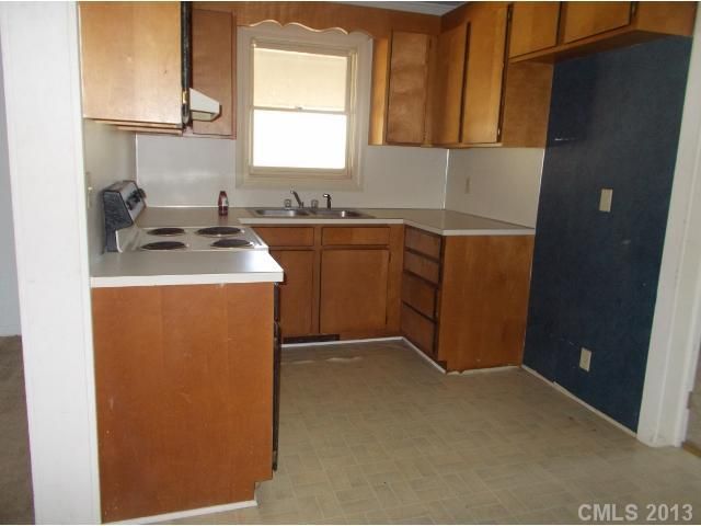 311 S 8th Ave, Maiden, NC 28650