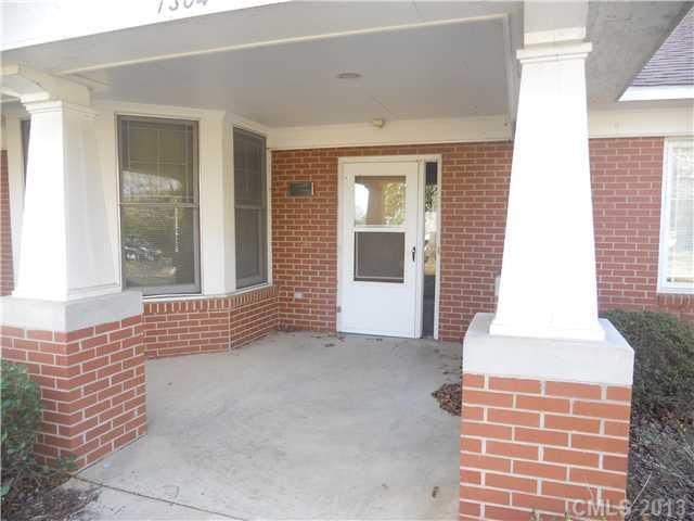 1304 Griffith Rd, Monroe, NC 28112