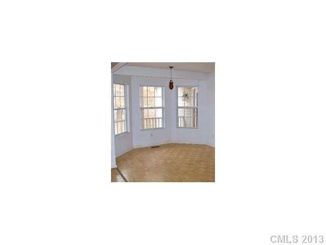 2425 NE 25th Ave, Hickory, NC 28601