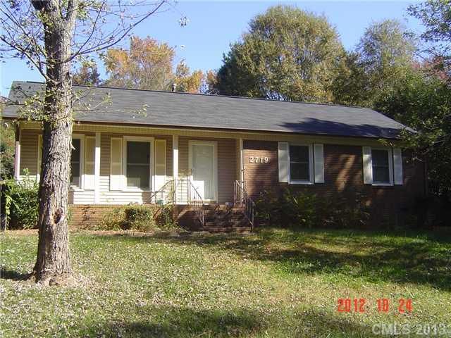 2719 Meadowcliff Dr, Charlotte, NC 28215
