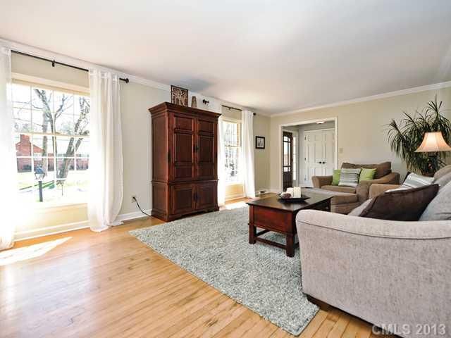 5826 Lansing Dr, Charlotte, NC 28270