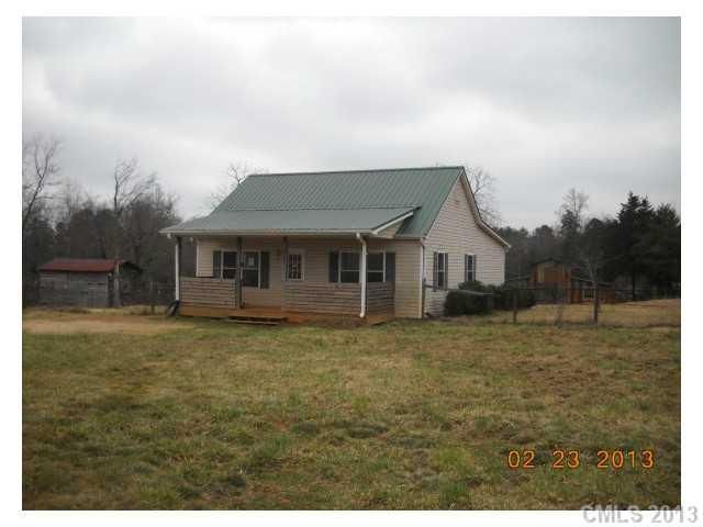 321 Johnson Farm Rd, Hiddenite, NC 28636