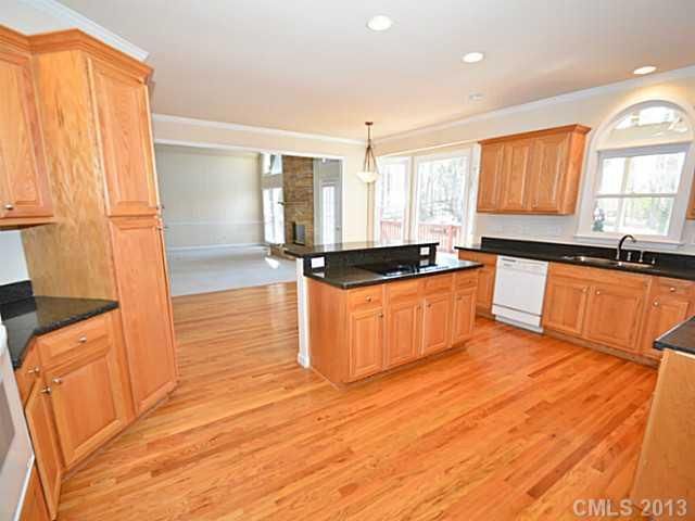 2537 Providence Hills Dr, Matthews, NC 28105
