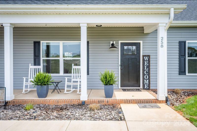 258 Laurel Ridge Dr, Lincolnton, NC 28092