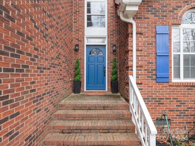 2369 Mill House Ln, Matthews, NC 28104