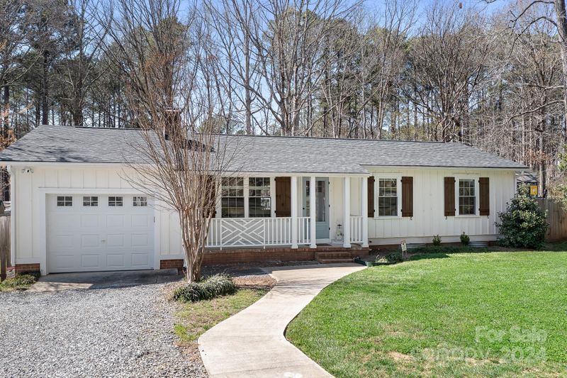 6992 Executive Cir, Denver, NC 28037