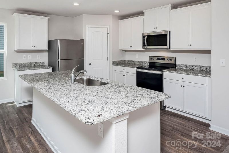 2134 Transatlantic Ave, Charlotte, NC 28215