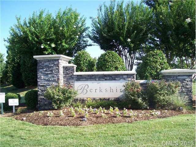 4927 Abercromby St, Charlotte, NC 28213