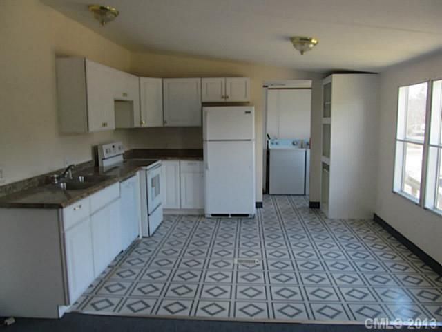 576 Low Bridge Rd, Iron Station, NC 28080