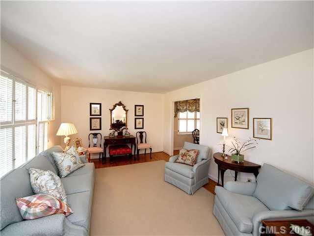 1125 Braeburn Rd, Charlotte, NC 28211