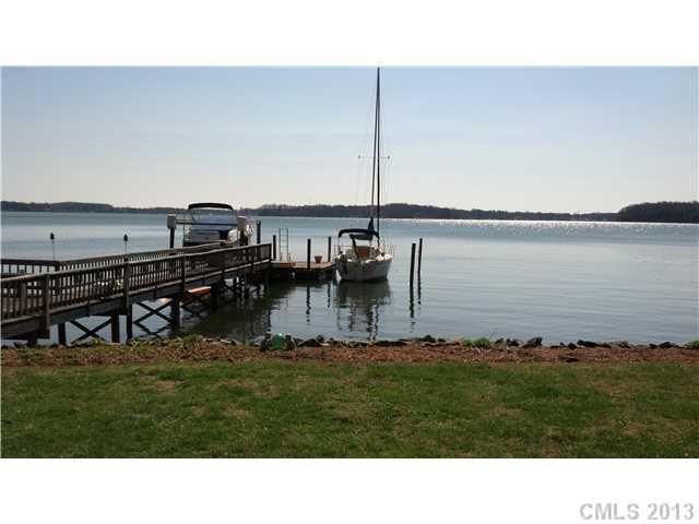 16732 Belle Isle Dr, Cornelius, NC 28031