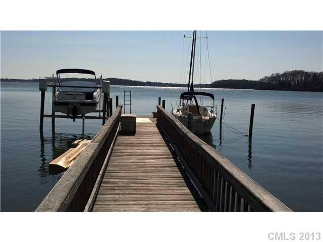 16732 Belle Isle Dr, Cornelius, NC 28031