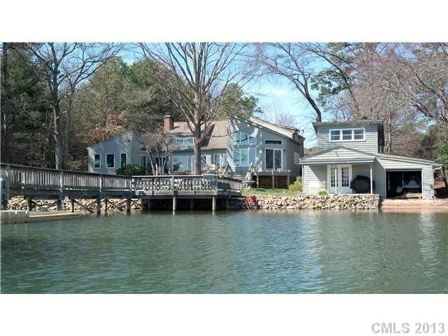 16732 Belle Isle Dr, Cornelius, NC 28031