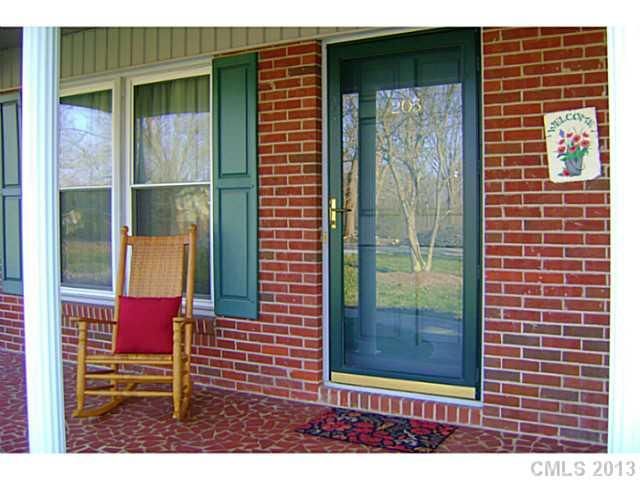 205 W Ormand Ave, Bessemer City, NC 28016