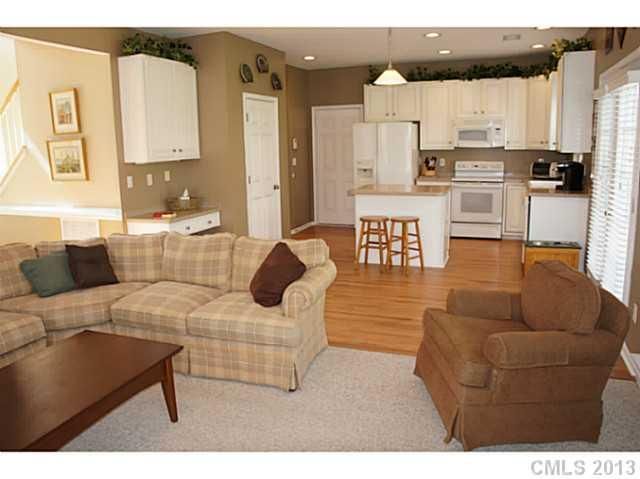 9150 Snow Hill Ct, Charlotte, NC 28269