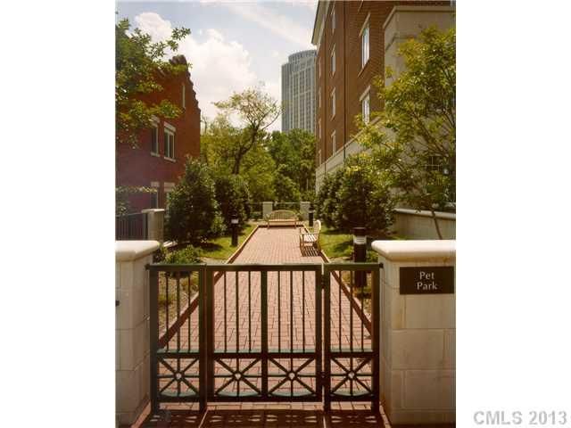 300 W 5th St #319, Charlotte, NC 28202