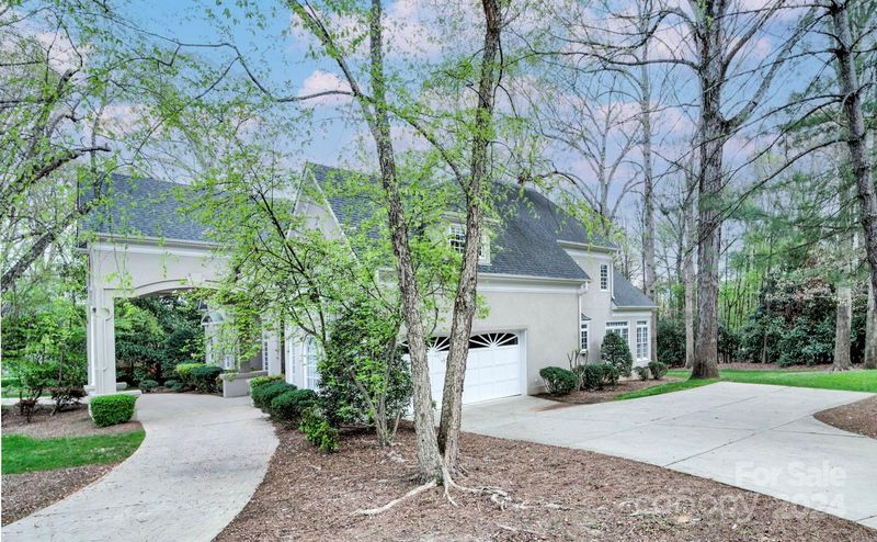 4945 Piper Glen Dr, Charlotte, NC 28277