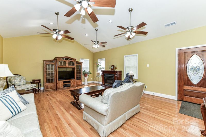 708 Pennigar Rd, Monroe, NC 28110
