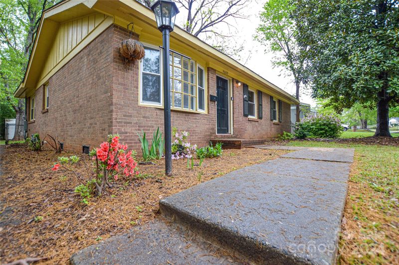 4609 Kavanaugh Dr, Charlotte, NC 28205