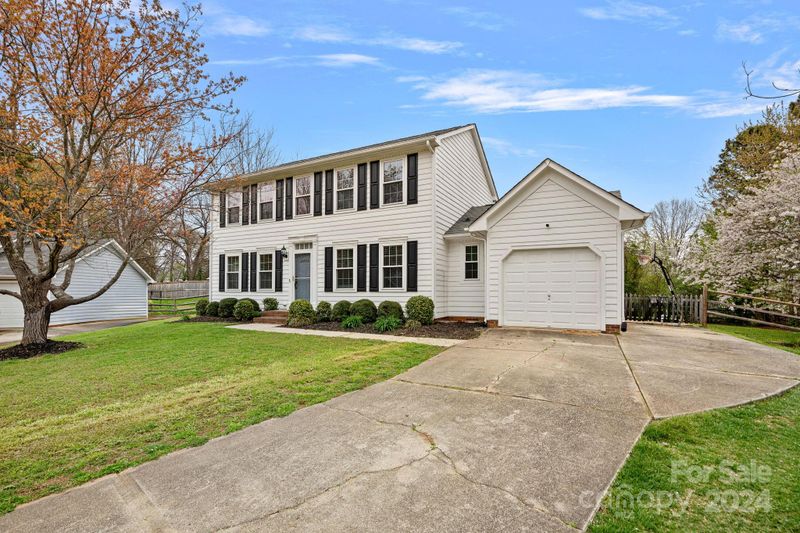10932 Lassen Ct, Charlotte, NC 28214
