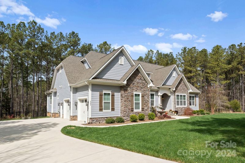 6084 Chimney Bluff Rd, Lancaster, SC 29720