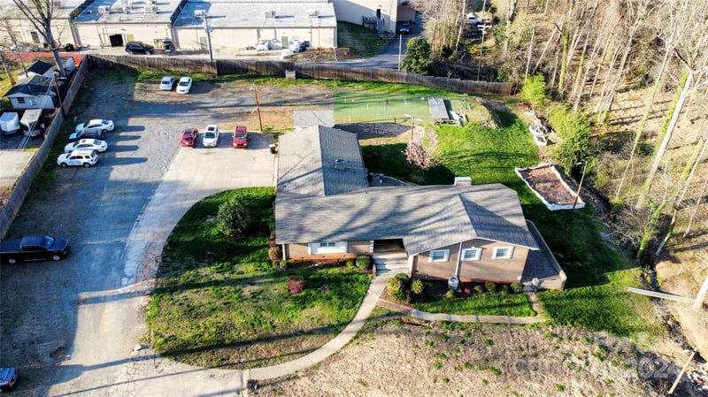 218 Sequoia Pl, Charlotte, NC 28217