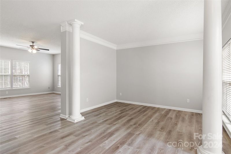 9706 Ashburton Dr, Charlotte, NC 28216