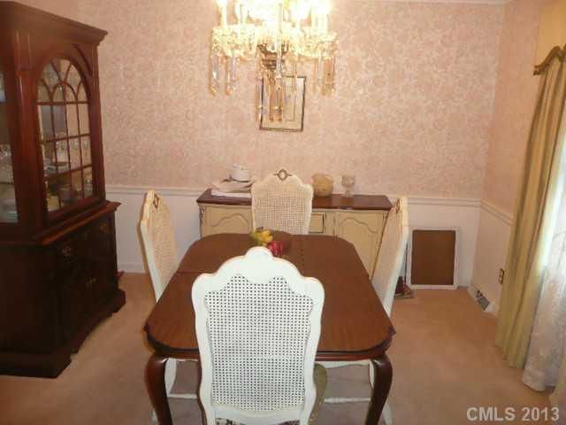 7616 Glencannon Dr, Charlotte, NC 28227