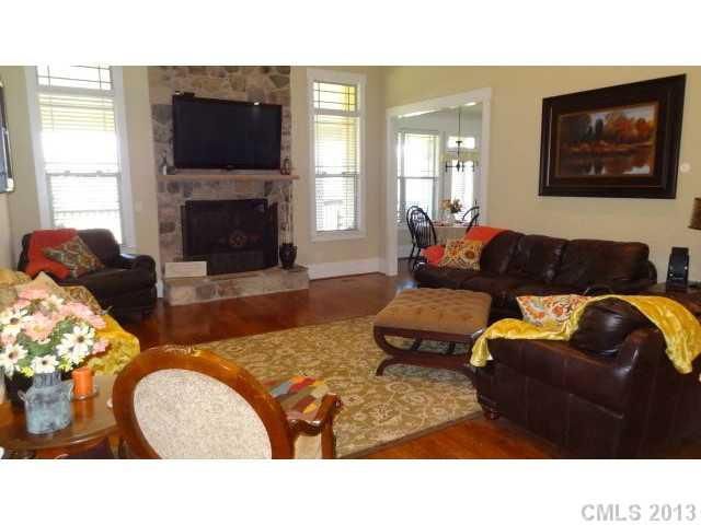 168 Shepherds Bluff Dr, Mooresville, NC 28115