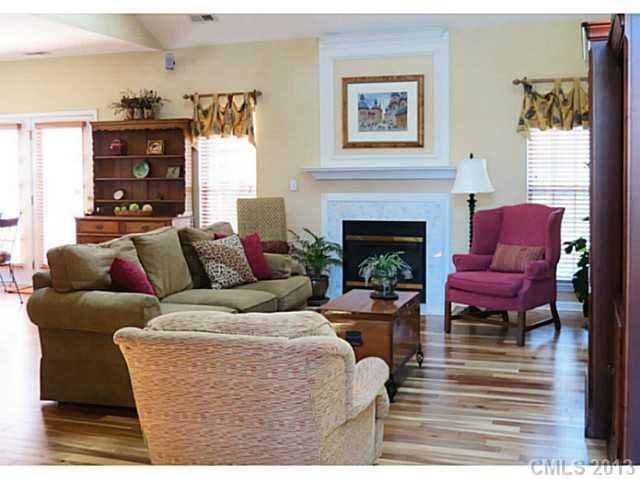 8915 Bryson Bend Dr, Charlotte, NC 28277