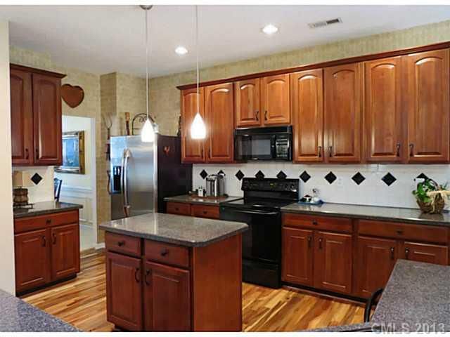 8915 Bryson Bend Dr, Charlotte, NC 28277
