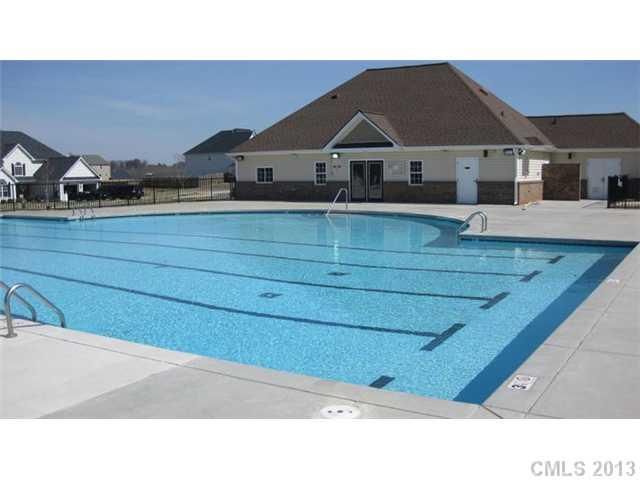 224 Almora Loop #40, Mooresville, NC 28115
