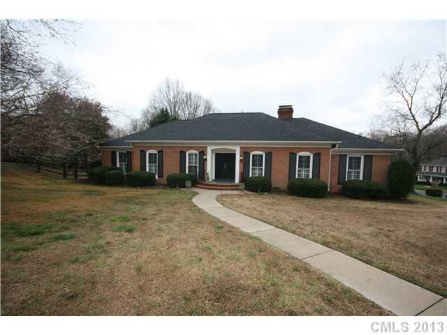 3700 Larkston Dr, Charlotte, NC 28226