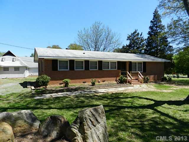 6237 Karenstone Dr, Charlotte, NC 28215