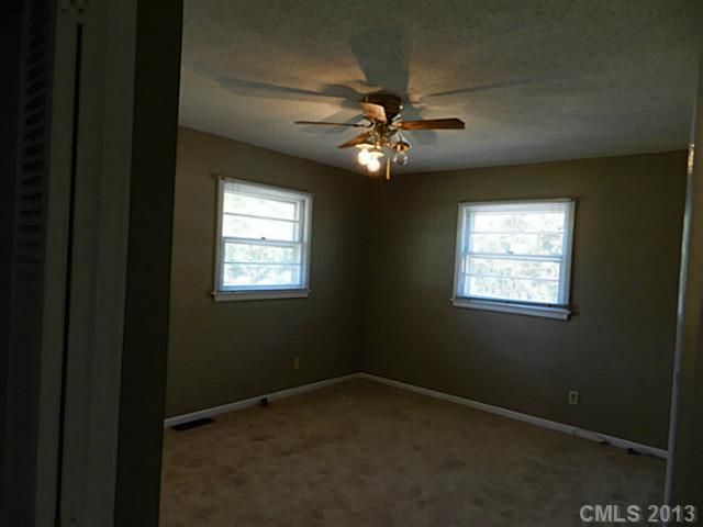 6237 Karenstone Dr, Charlotte, NC 28215