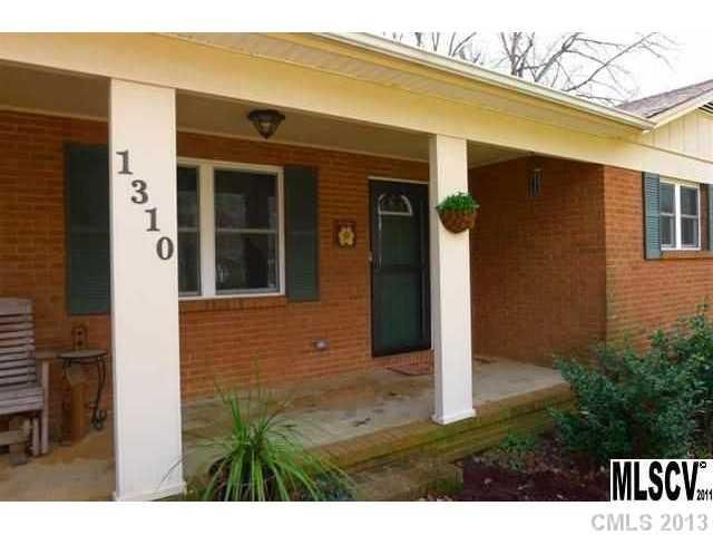 1310 NE 18th Ave, Hickory, NC 28601