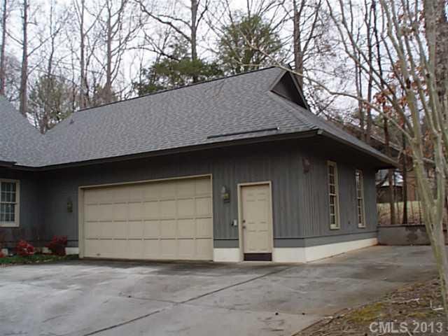 4131 Carmel Forest Dr, Charlotte, NC 28226