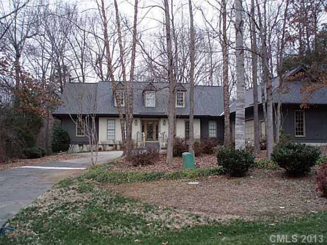 4131 Carmel Forest Dr, Charlotte, NC 28226