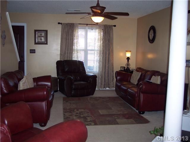5101 Park Place Dr, Dallas, NC 28034