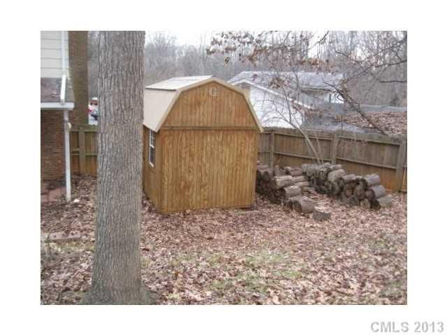 1205 Allenbrook Dr, Charlotte, NC 28208