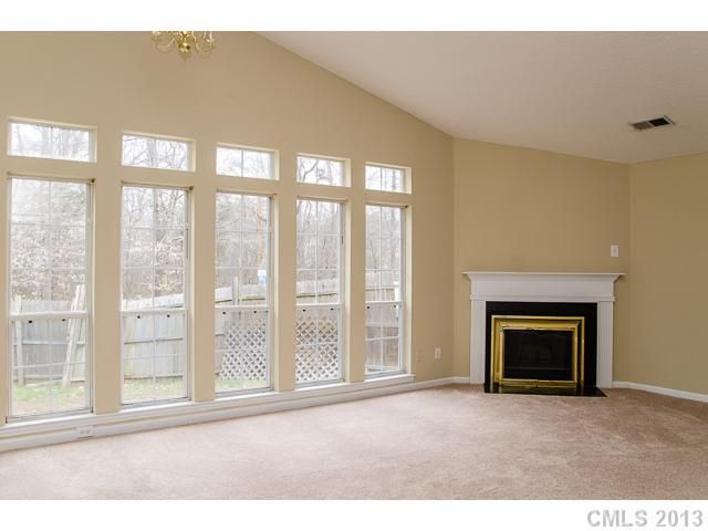 5831 Silver Eagle Dr, Charlotte, NC 28214