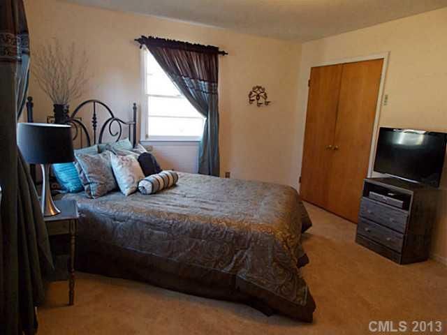 275 Compton Park Rd, Statesville, NC 28677