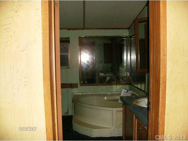 1316 Bowling Green Dr, Clover, SC 29710
