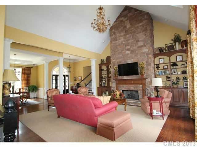 19001 River Falls Dr, Davidson, NC 28036