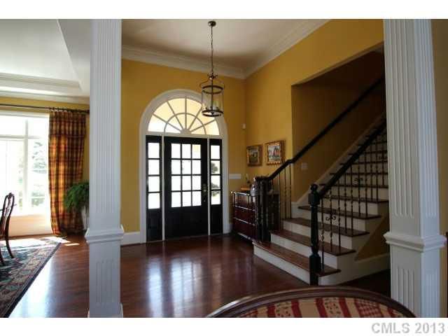 19001 River Falls Dr, Davidson, NC 28036